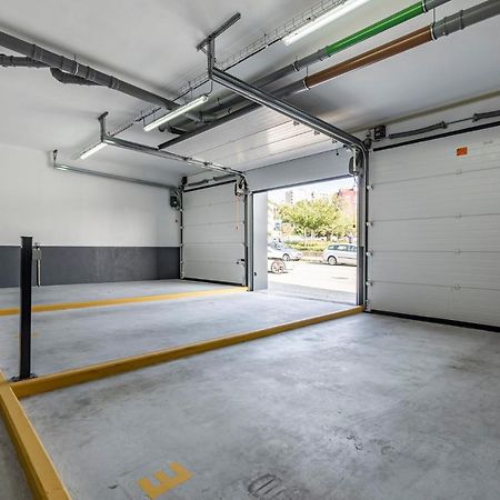 Nomads Lux - 2Bdr & Parking Flores Square Oporto Esterno foto