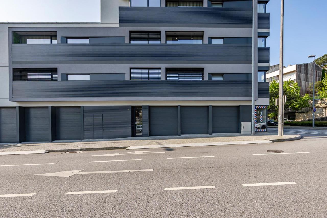 Nomads Lux - 2Bdr & Parking Flores Square Oporto Esterno foto